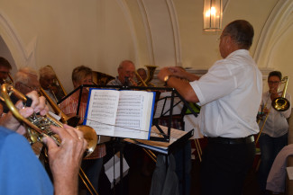 Festgottesdienst mit wunderbarer Musik.